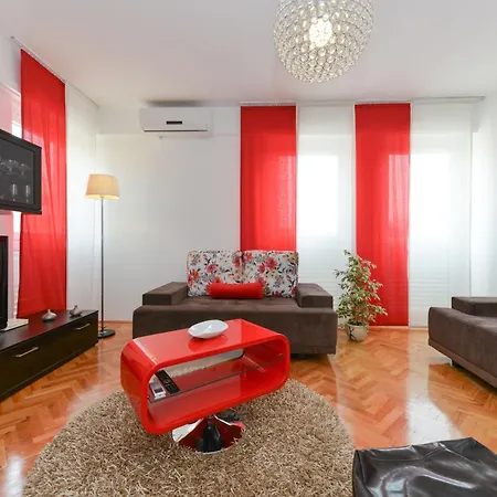 Klimatisierte Am Roemischen Forum Appartement