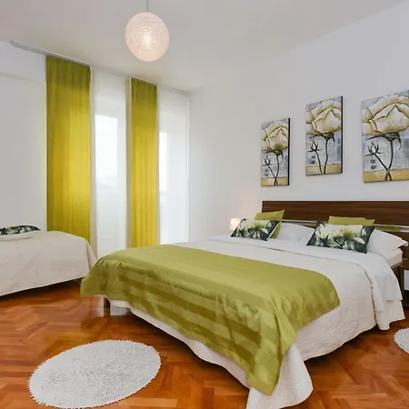 Klimatisierte Am Roemischen Forum Appartement