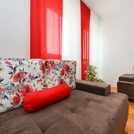 Klimatisierte Am Roemischen Forum Appartement